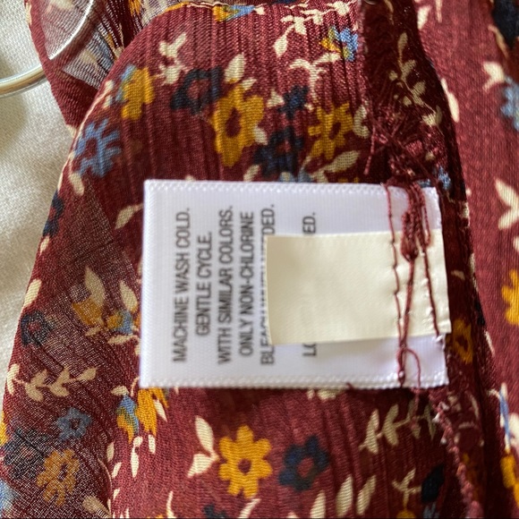 V neck dress w elastic waist. Size small Beautiful print perfect for fall! - Picture 6 of 8